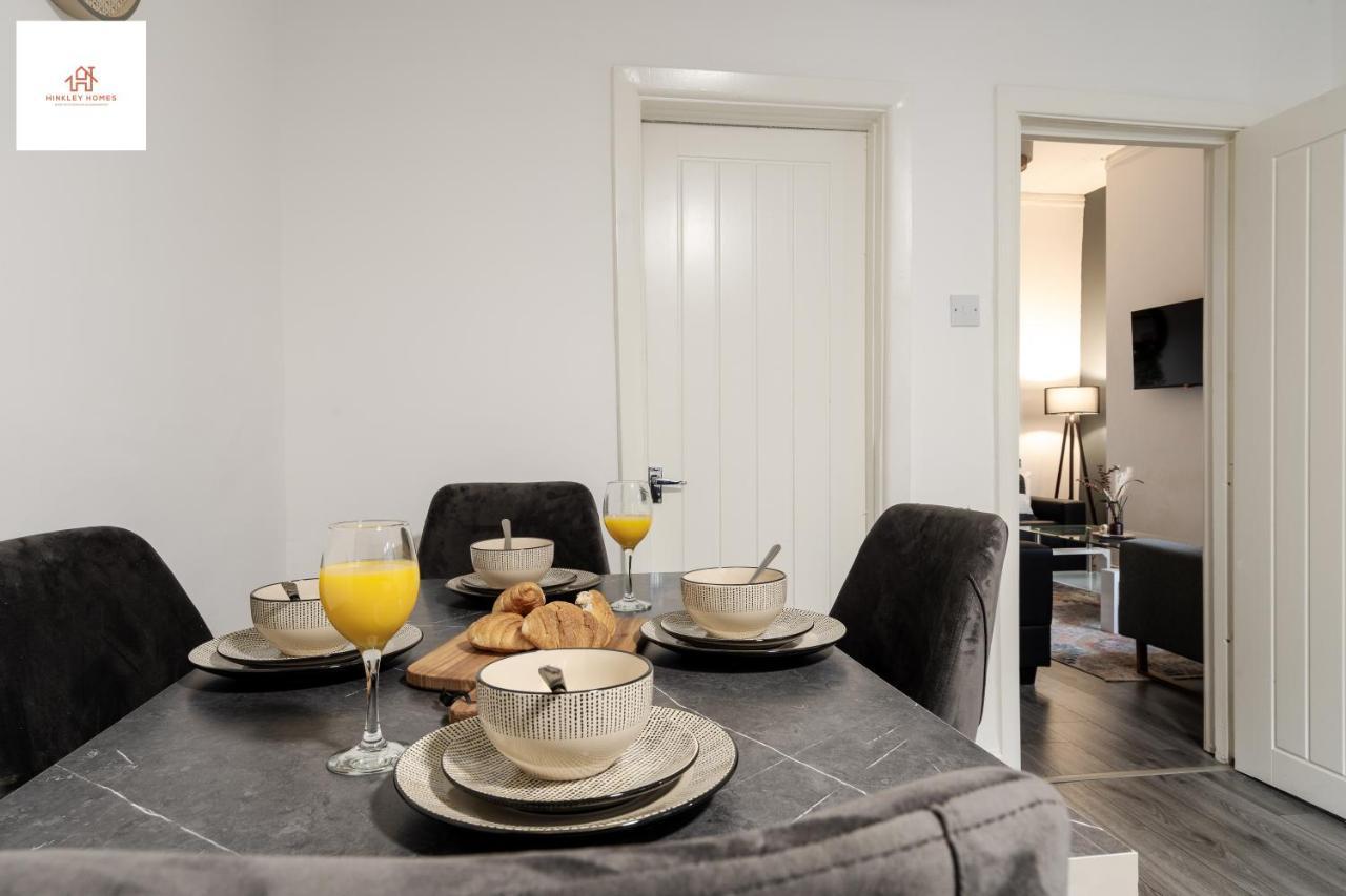 Immaculate 4 Bed In Liverpool By Hinkley Homes Short Lets & Serviced Accommodation ภายนอก รูปภาพ
