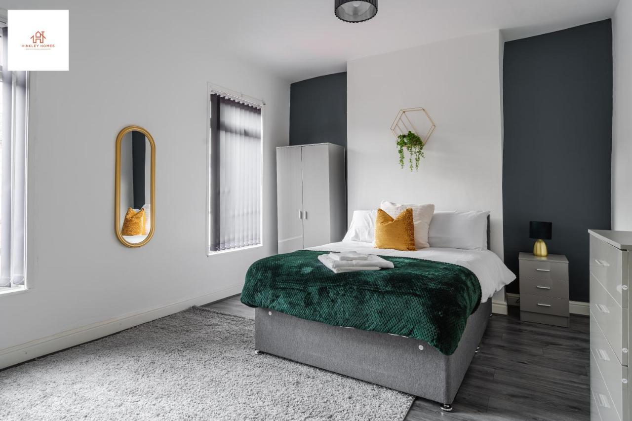 Immaculate 4 Bed In Liverpool By Hinkley Homes Short Lets & Serviced Accommodation ภายนอก รูปภาพ