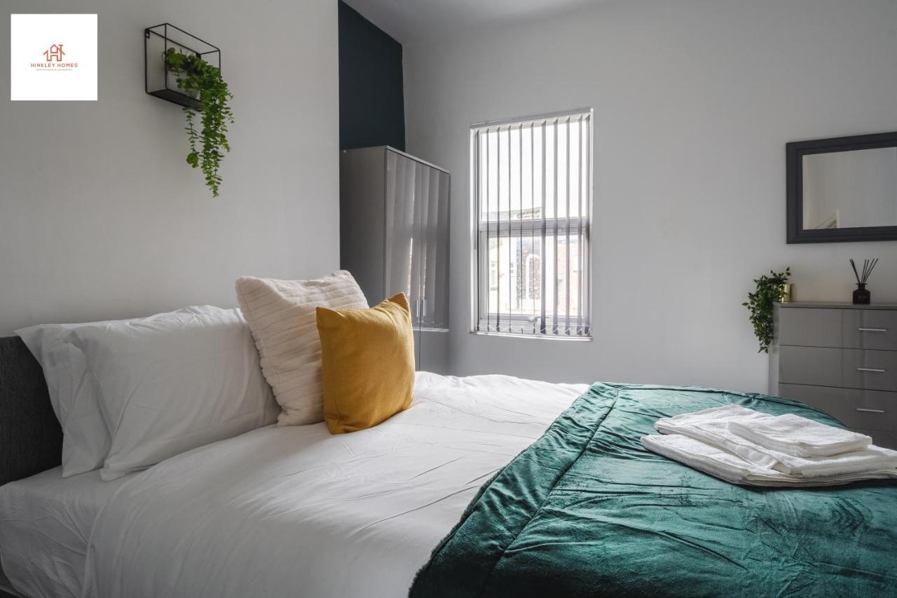 Immaculate 4 Bed In Liverpool By Hinkley Homes Short Lets & Serviced Accommodation ภายนอก รูปภาพ